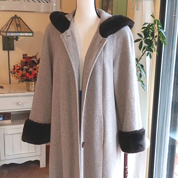 Vintage Alorna Maxi Length Hooded Coat. Retro,  Maxi Length,  Faux Fur Trim - Picture 2 of 16